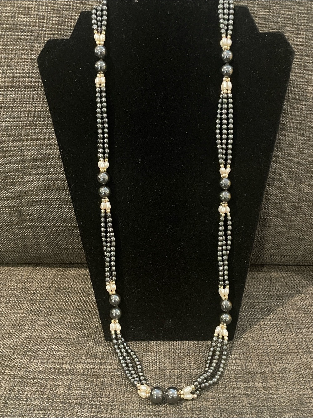 Elegant Hematite and Pearl Beaded Women's Necklace 30 inches NWT